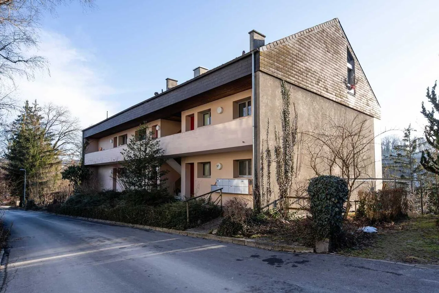 Multi-family house with 10 units in Bern-Tiefenau, quiet - Photo 1 of 13