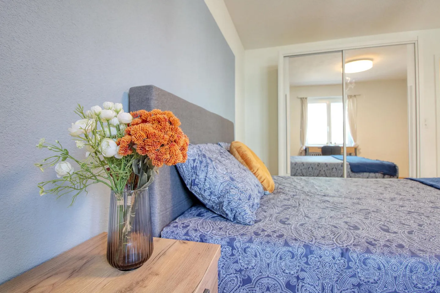 Furnished room in modernized apartment in top location - Photo 7 of 15