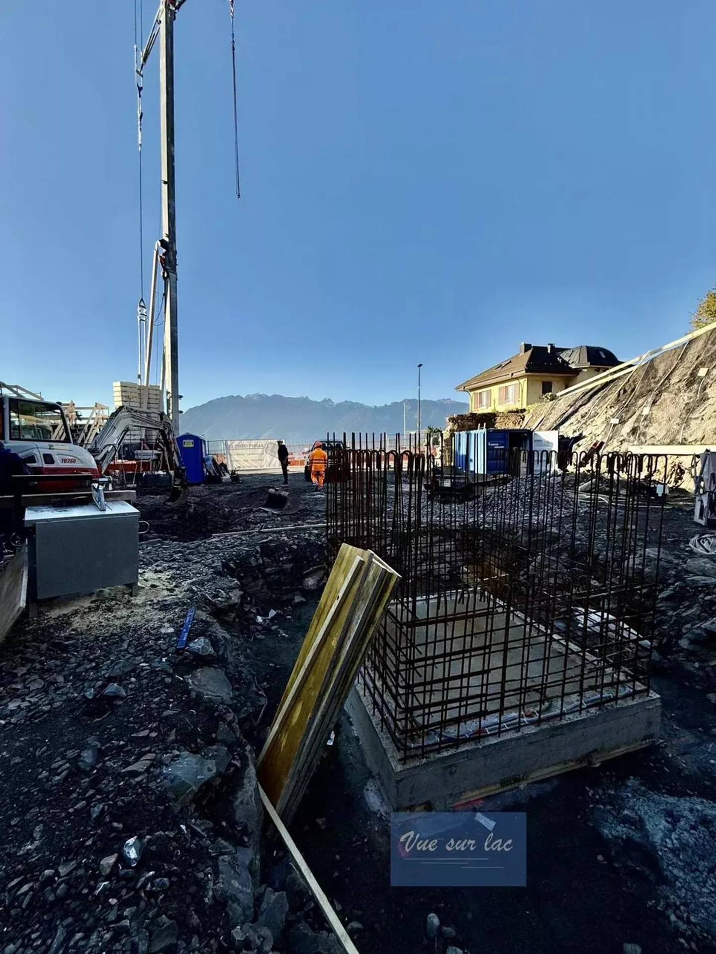 APPARTAMENTO DI LUSSO CON VISTA IMPAREGGIABILE SUL LAGO - Foto 11 di 13