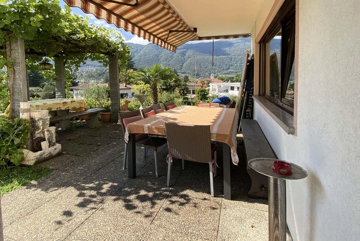 BIFAMILIENHAUS 8.5 MIT GROßEM BAUGRUNDSTÜCK IN LAMONE - Foto 3 von 11