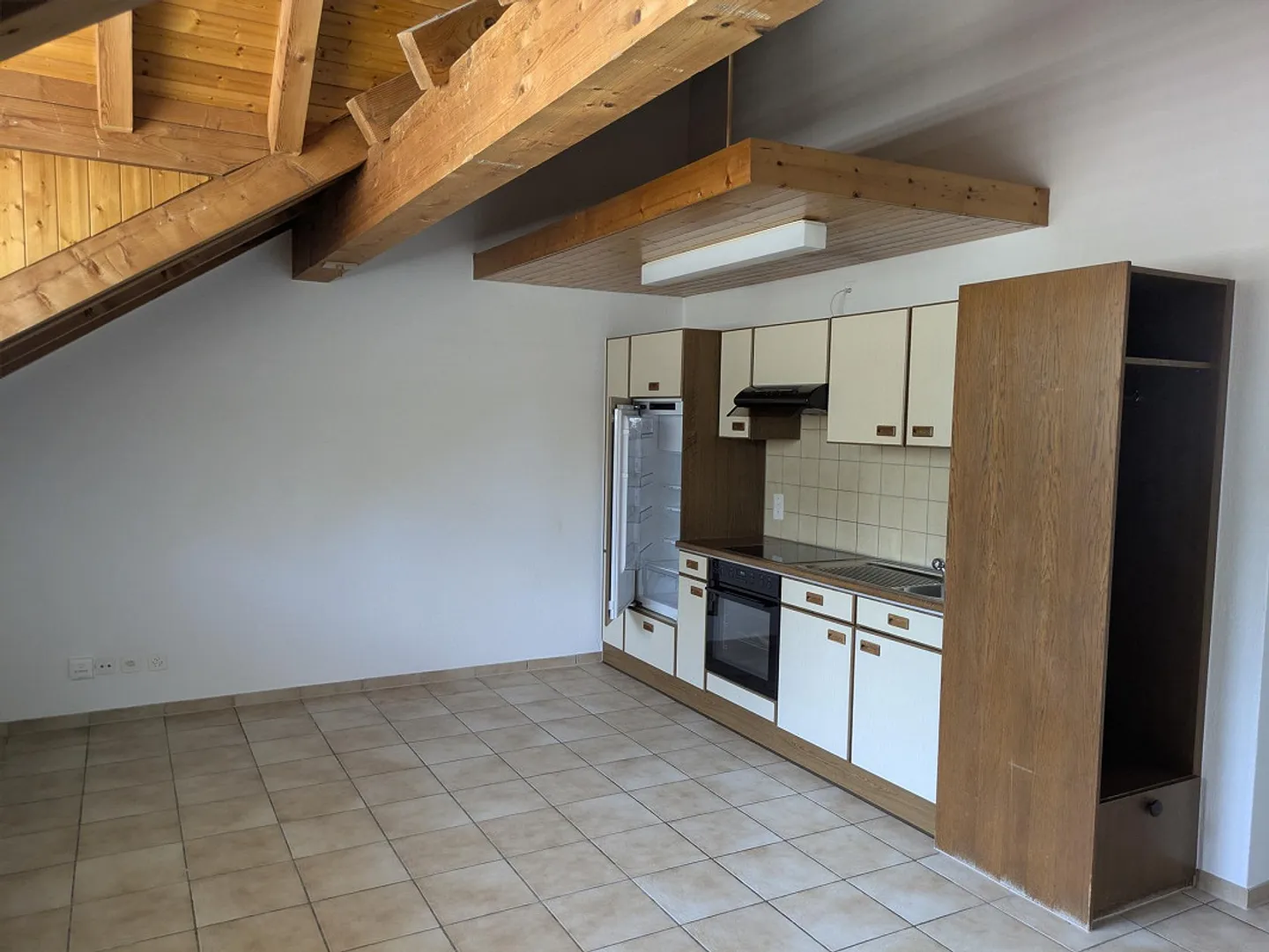 Appartement sous les combles de 2,5 pièces - Photo 2 sur 5
