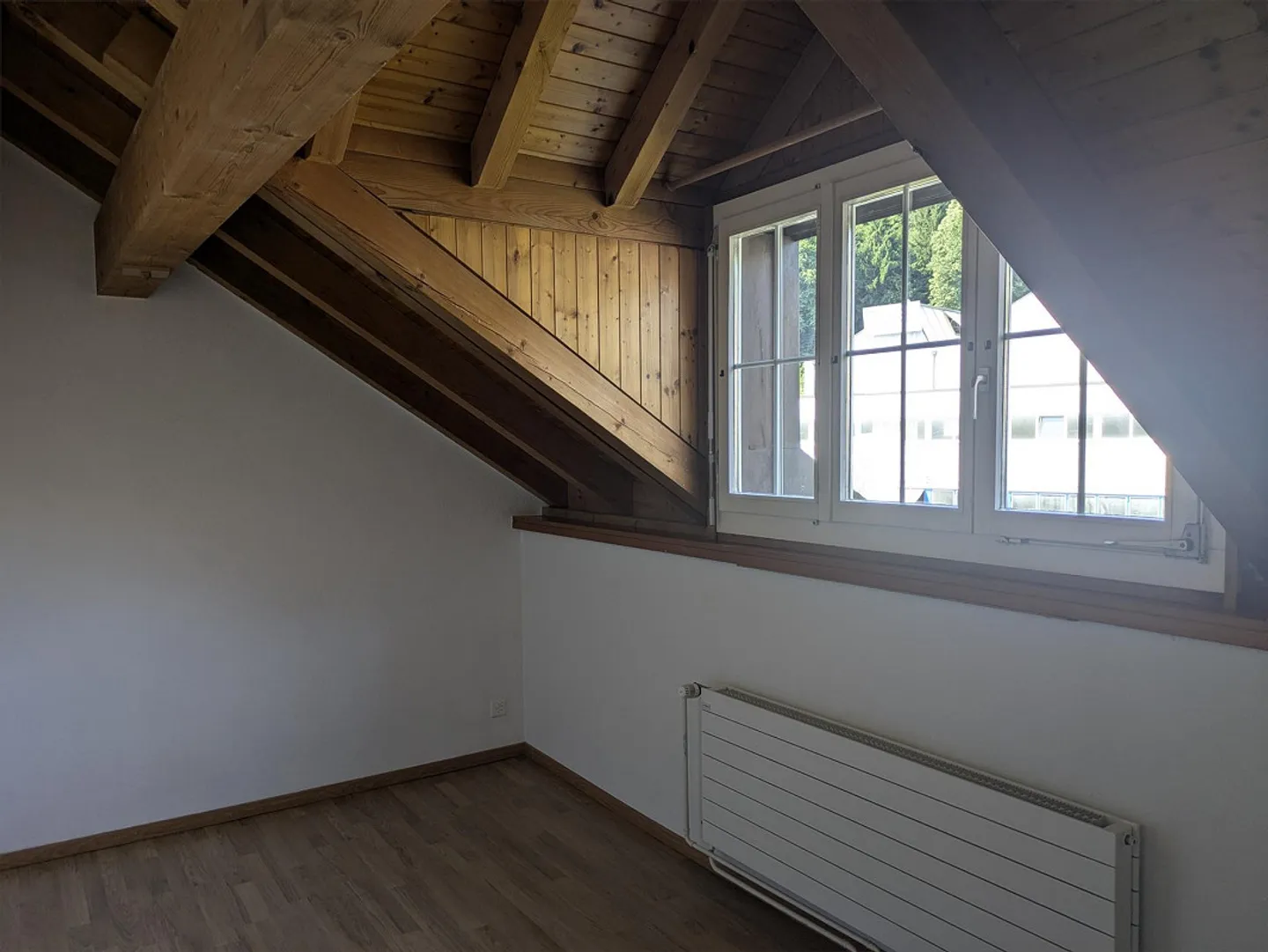 Appartement sous les combles de 2,5 pièces - Photo 3 sur 5