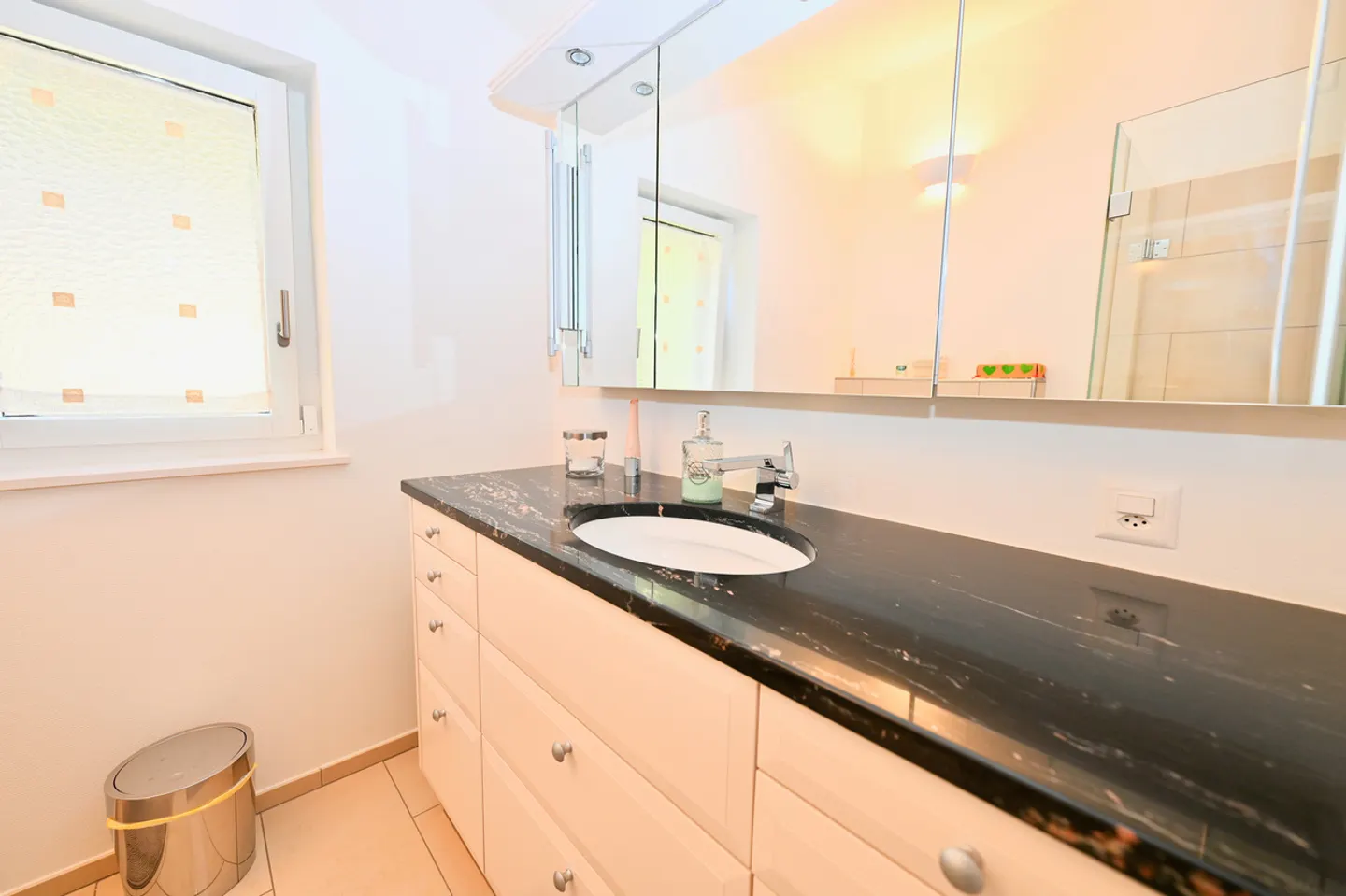Elegantes Duplex-Attikawohnung mit Seeblick - Foto 17 von 26