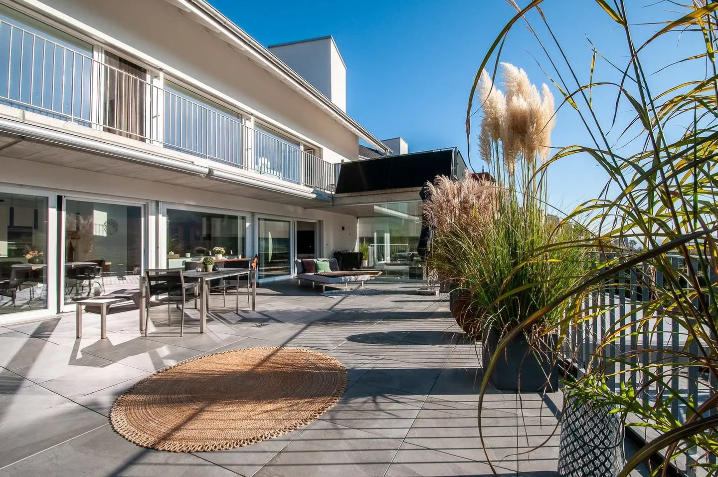 Maisonette-Terrace da sogno con spazio loft e galleria - Foto 3 di 11