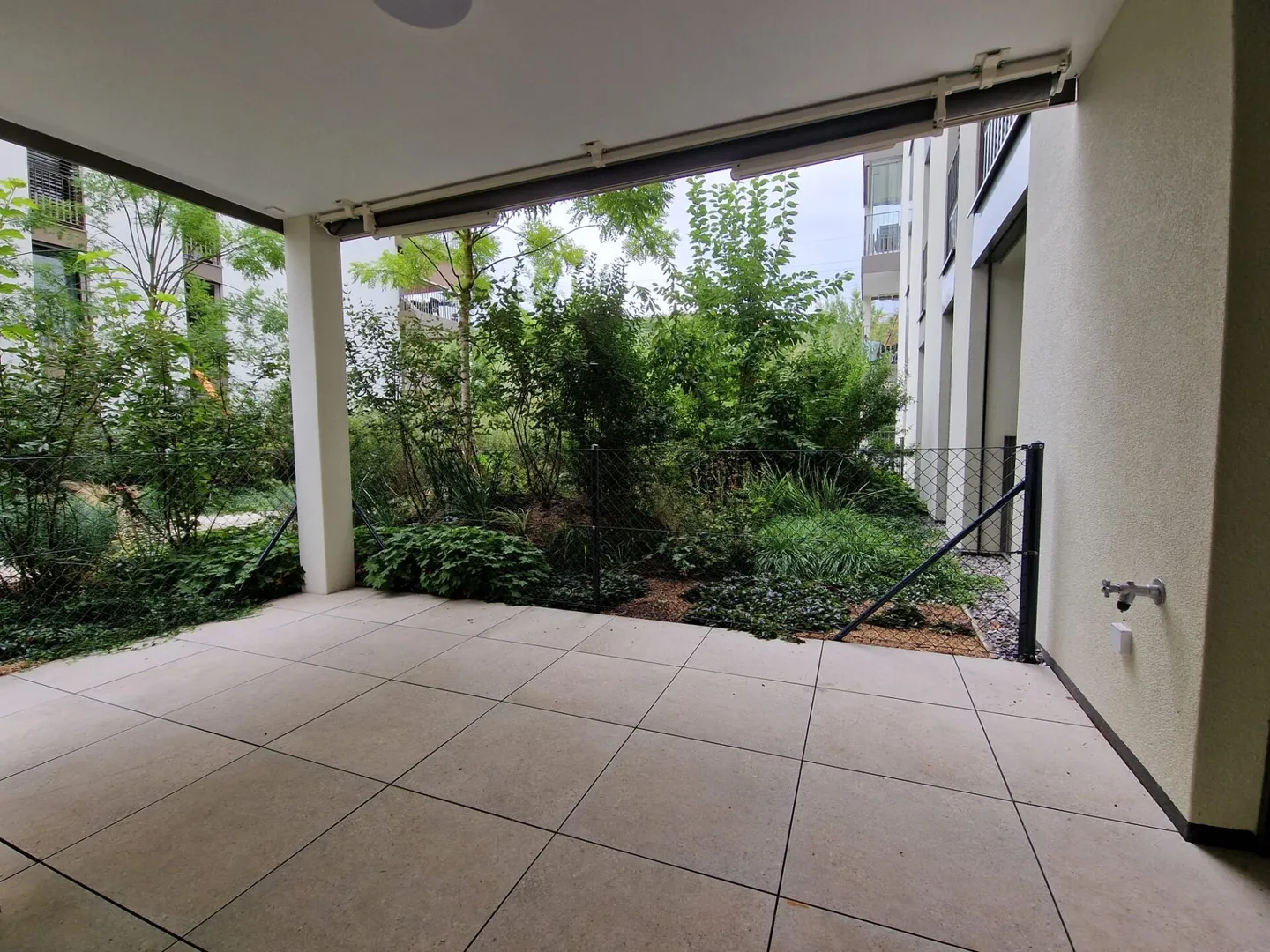 Appartement spacieux au rez-de-chaussée - Photo 1 sur 7