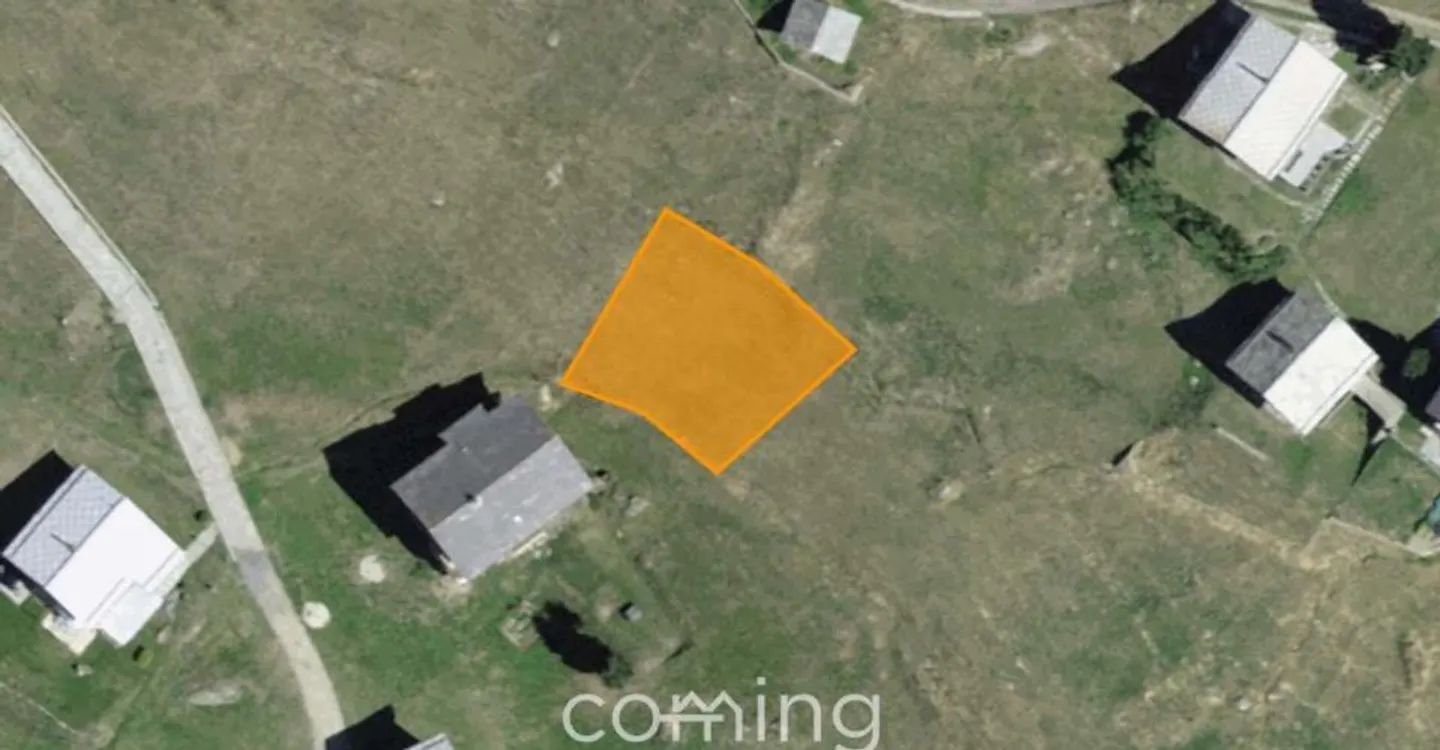 Terrain à bâtir entièrement viabilisé à Gspon - 272 m², Zone résidentielle W1, Téléphérique toute l'année - Photo 1 sur 8