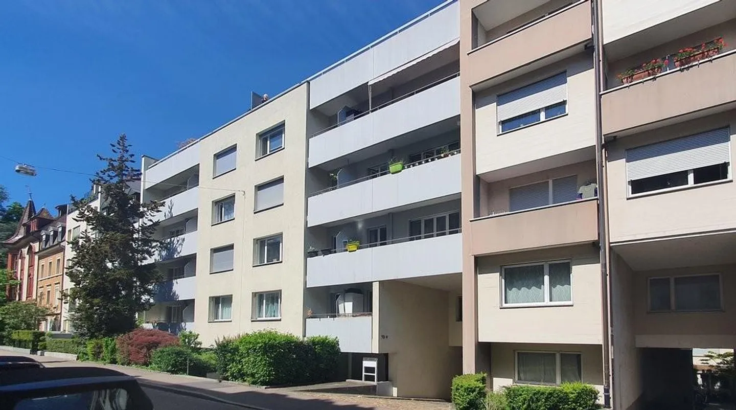 Appartement confortable dans le quartier populaire de Gundeli - Photo 1 sur 4