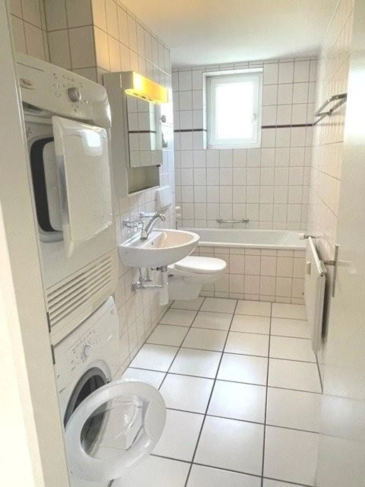 Appartamento moderno con 2 camere vicino a Bad. Bahnhof - Foto 3 di 6