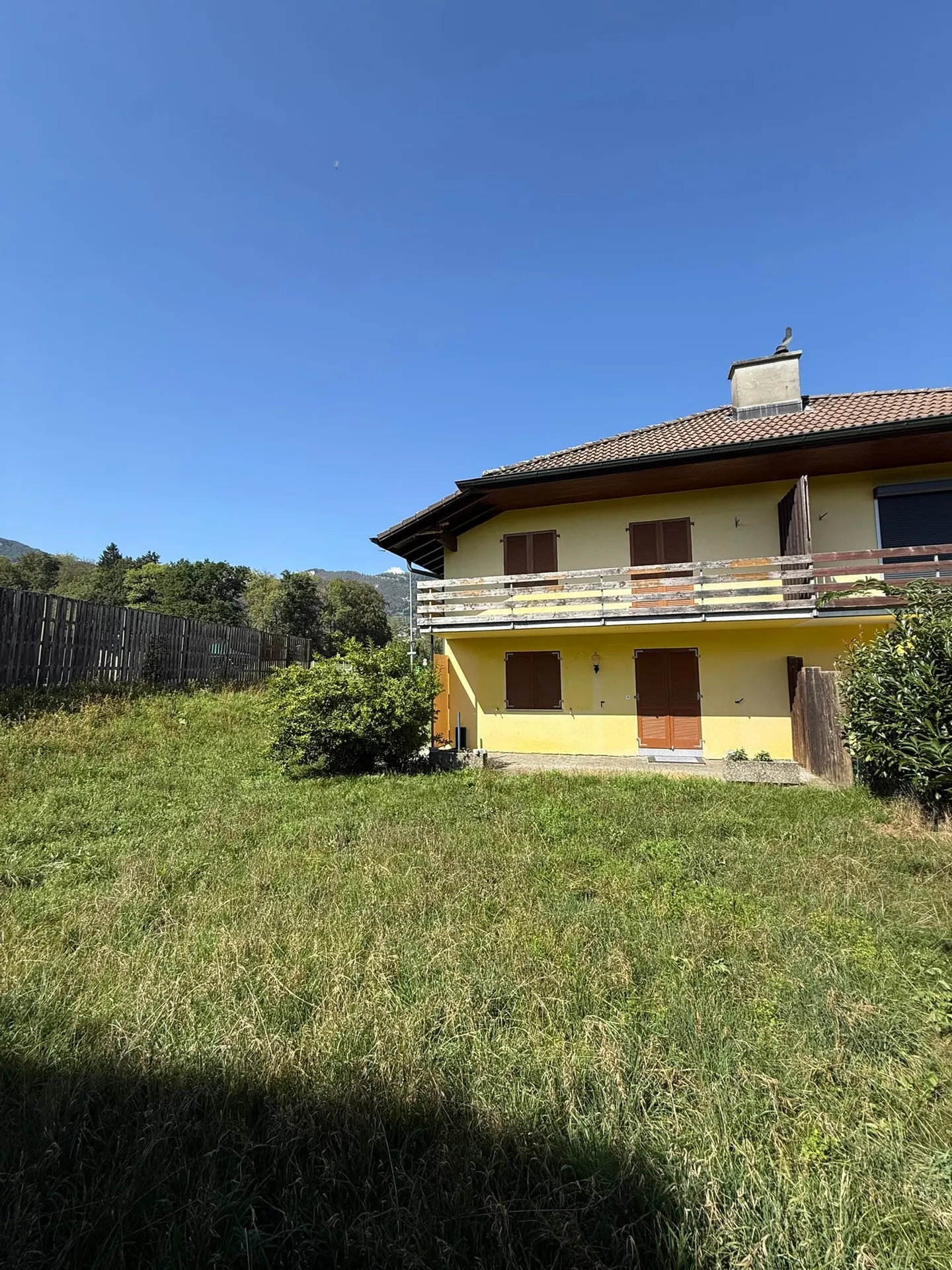Casa bifamiliare di 5,5 stanze con giardino a Hubersdorf in vendita - Foto 2 di 13