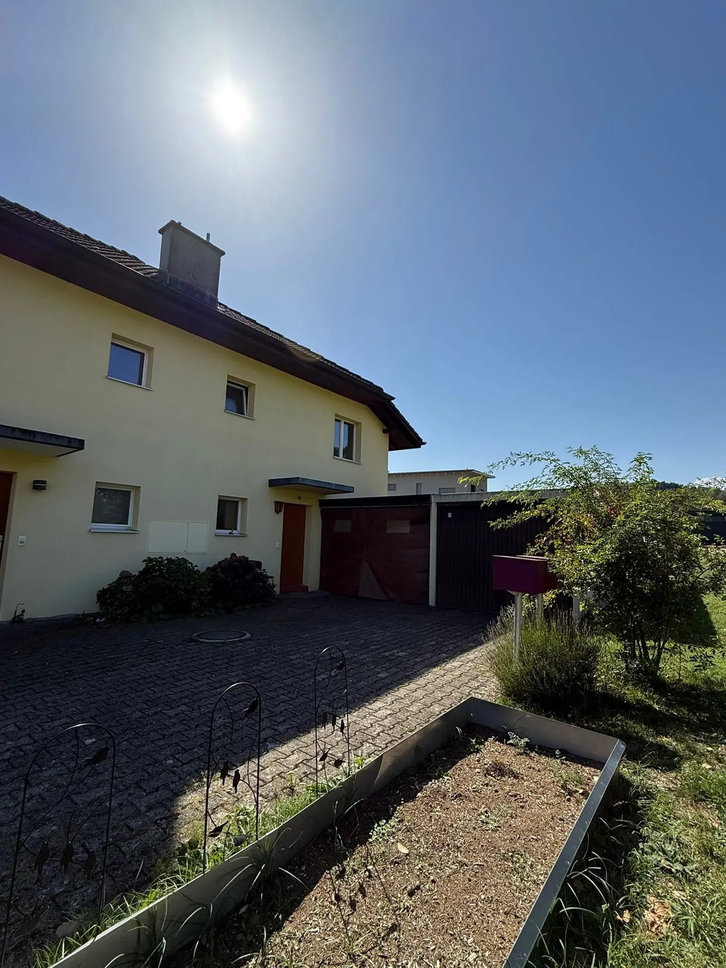 Casa bifamiliare di 5,5 stanze con giardino a Hubersdorf in vendita - Foto 3 di 13