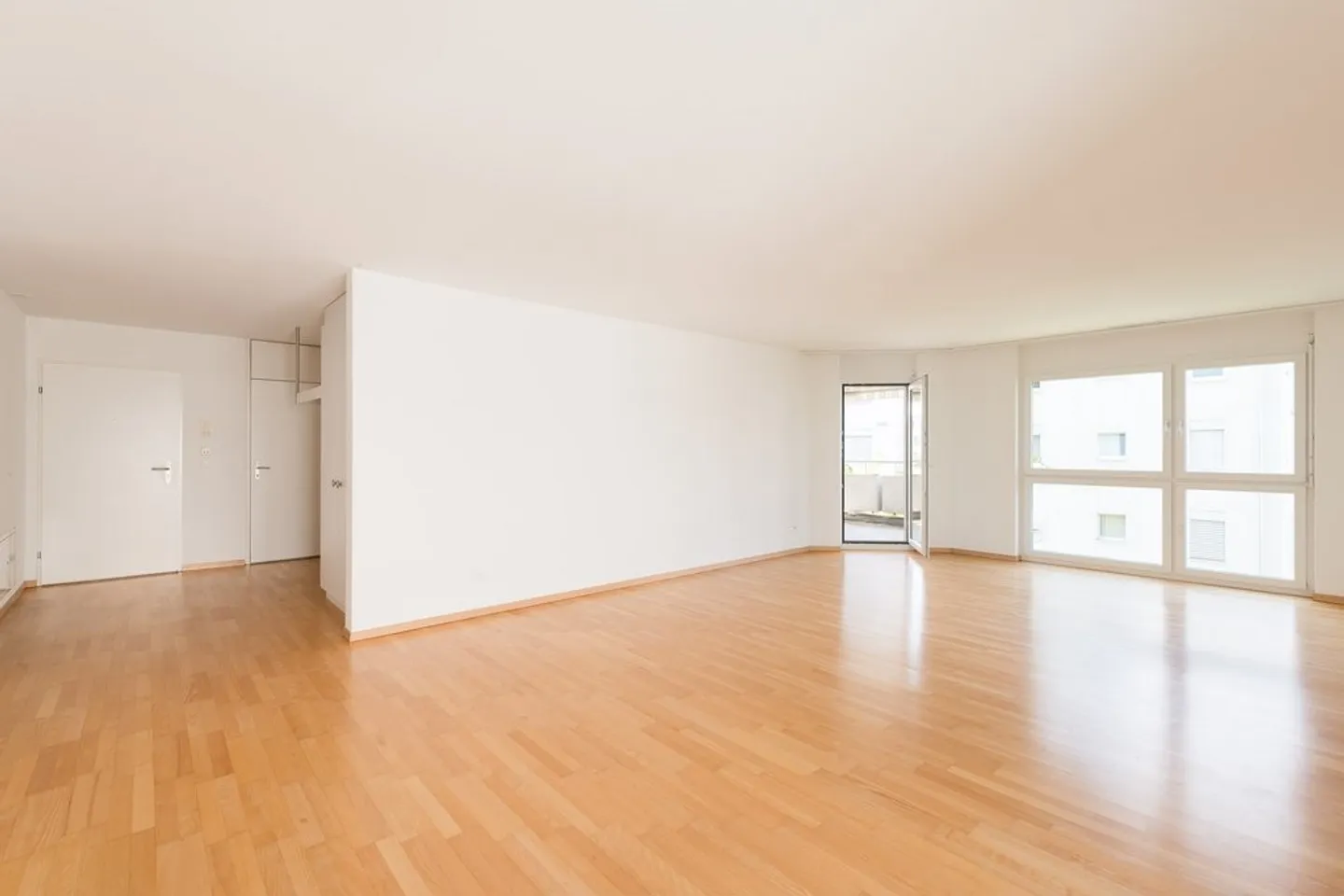 Spacious Attic Apartment in Bülach - Photo 2 of 7
