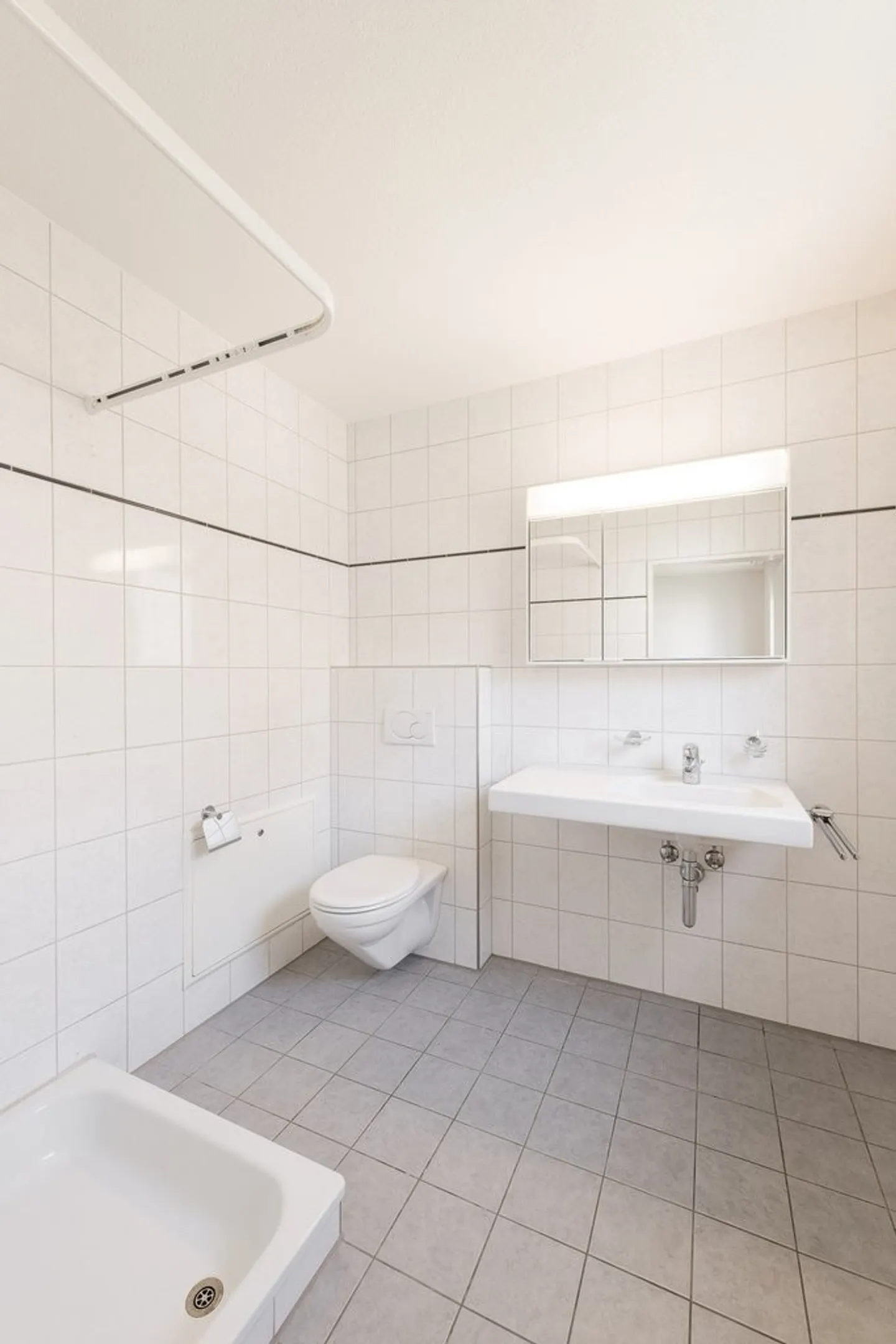 Spacious Attic Apartment in Bülach - Photo 6 of 7