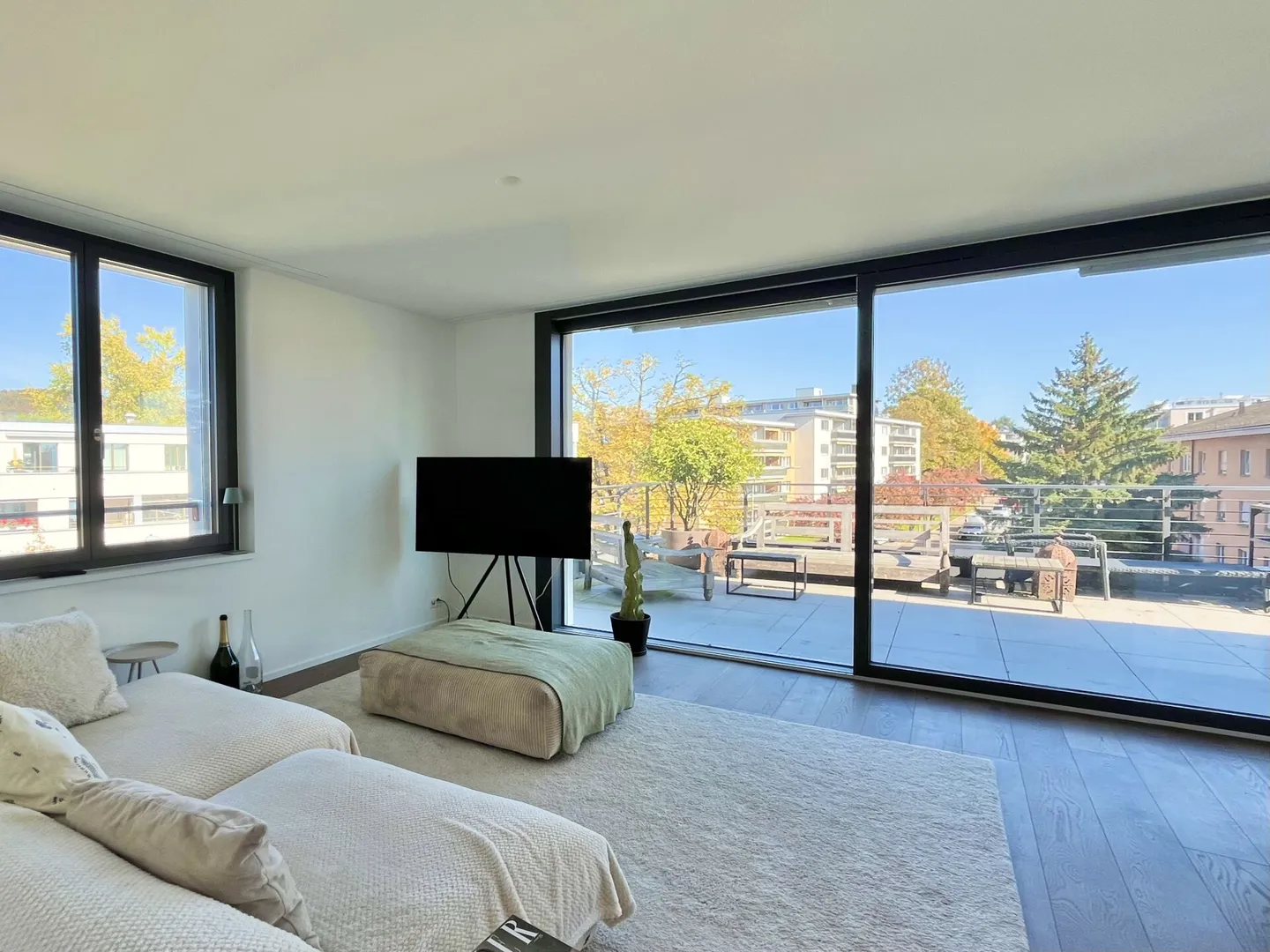 Appartamento attico di 3,5 stanze: vivere e godere in modo moderno, vicino alla città e alla natura! - Foto 5 di 10