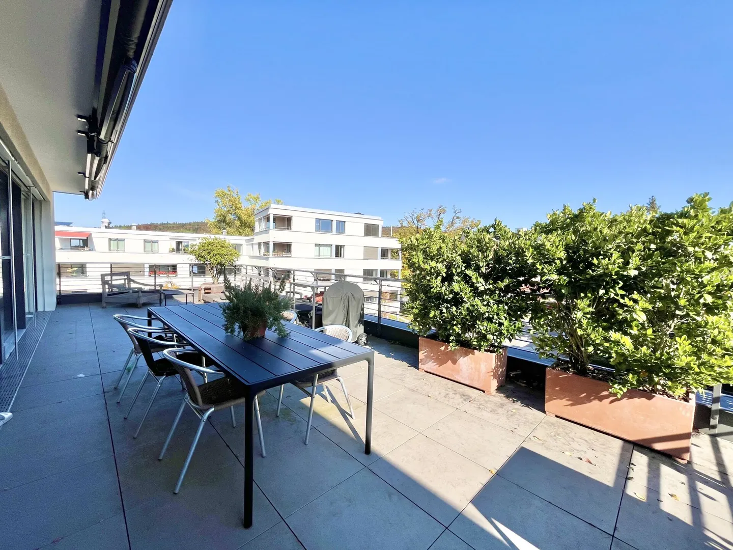 Appartamento attico di 3,5 stanze: vivere e godere in modo moderno, vicino alla città e alla natura! - Foto 7 di 10