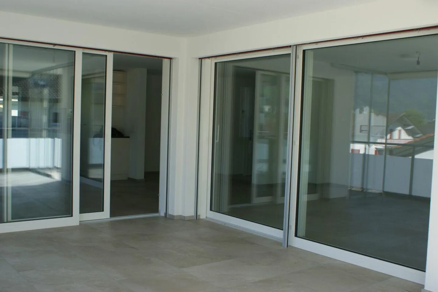 Attractive 5.5-room apartment in a quiet residential area - Photo 10 of 11
