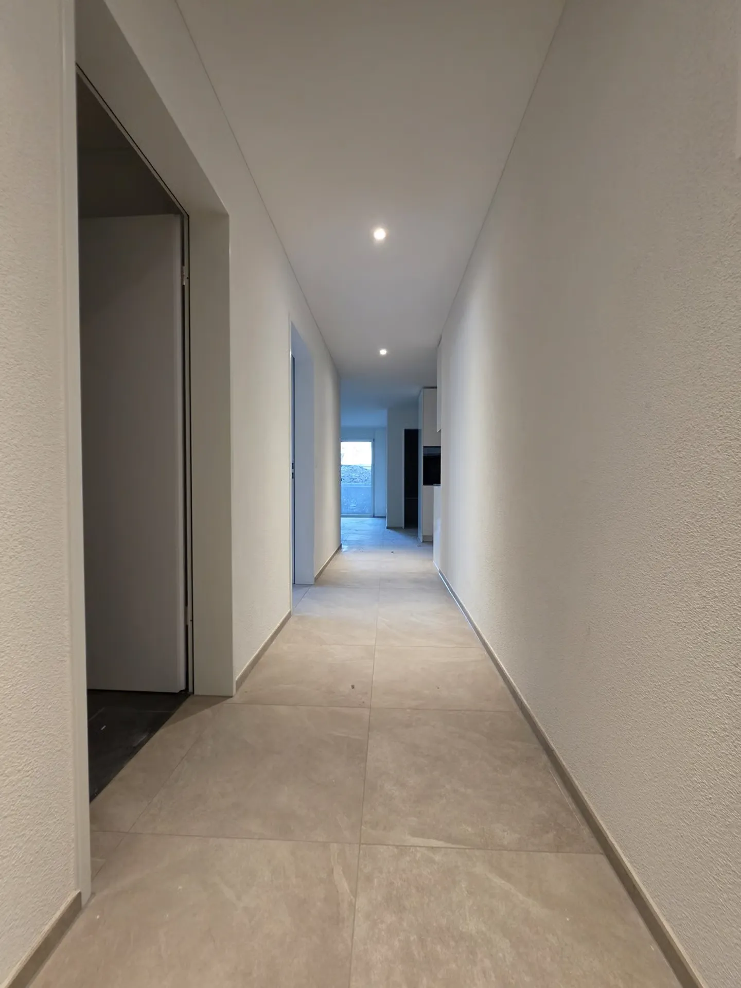Prima locazione nel HIGH FIVE appartamento giardino 4.5 locali, Glattbrugg - Foto 1 di 9