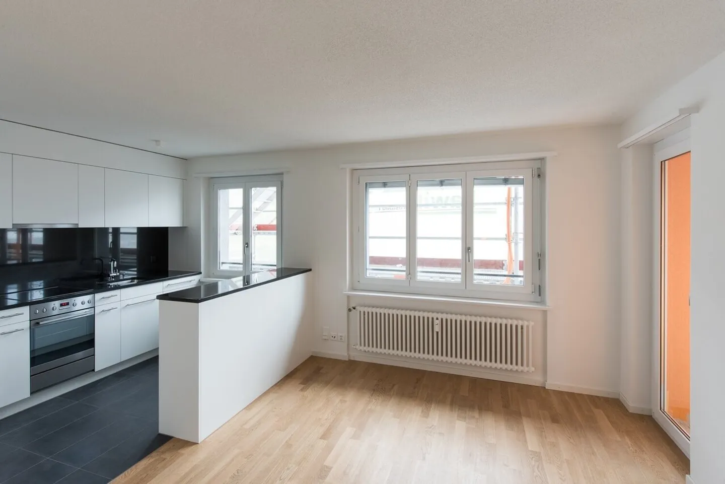 Appartement moderne 2 pièces, calme et avec vue - Photo 1 sur 7