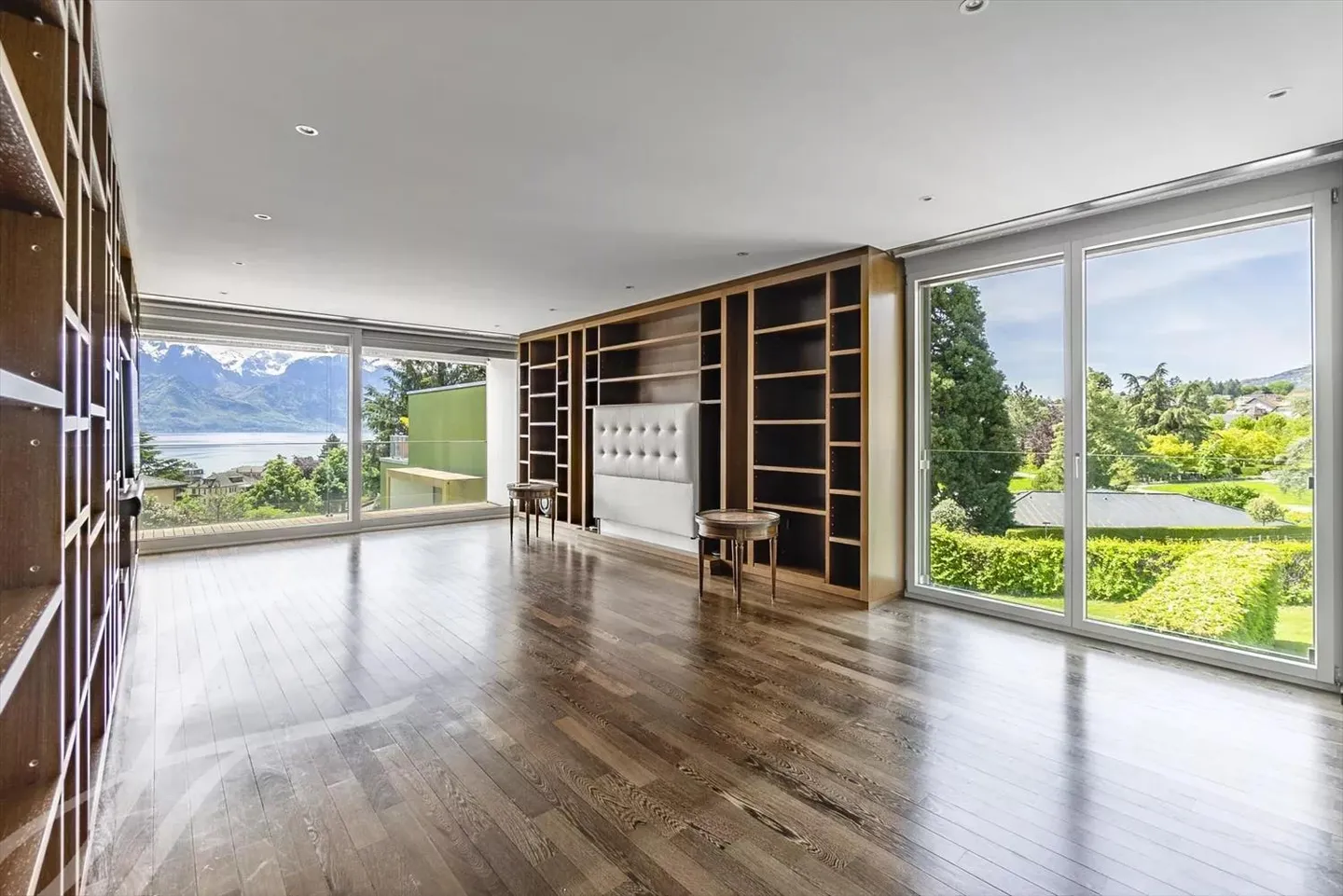 Attico in stile moderno con vista a 360 gradi - Foto 7 di 12