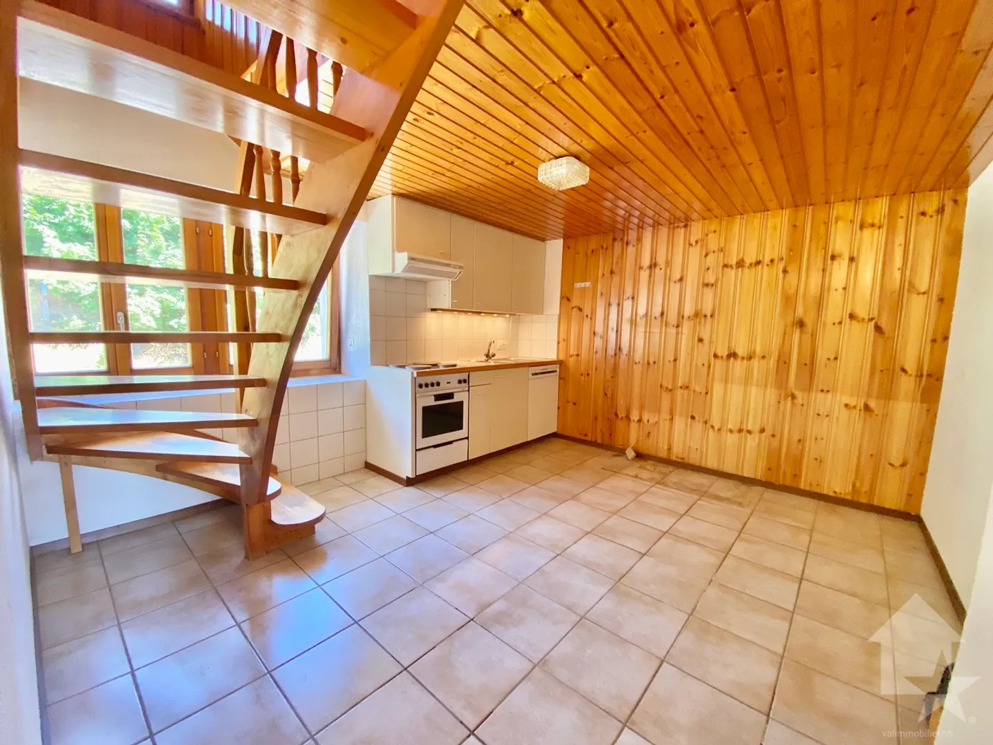Warm apartment with 4.5 rooms in a quiet area to renovate - Photo 4 of 16