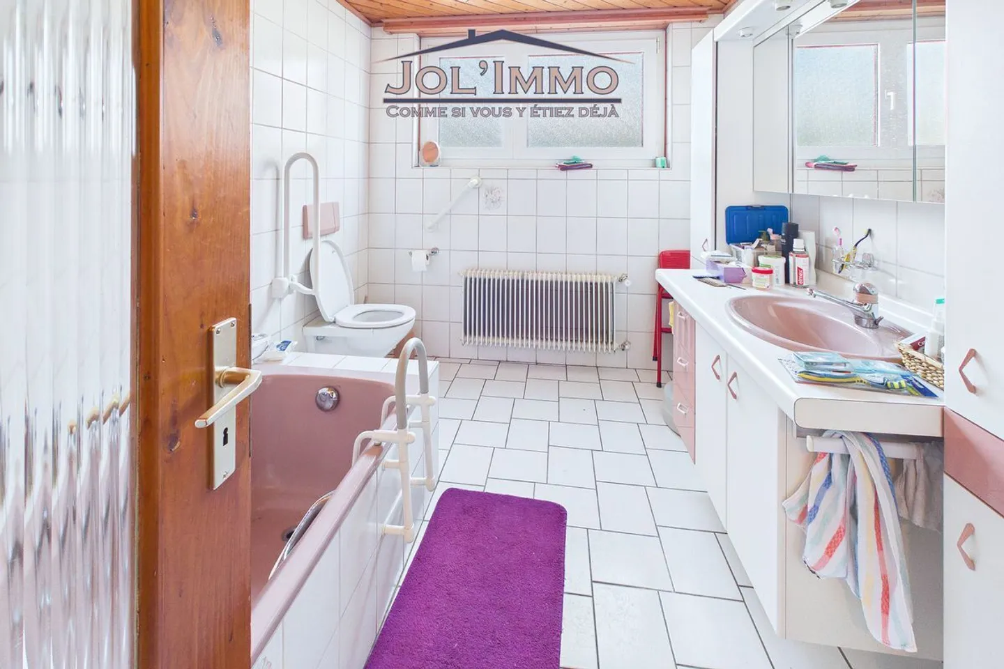 Maison individuelle avec un grand potentiel dans un quartier calme à Courrendlin - Photo 5 sur 9