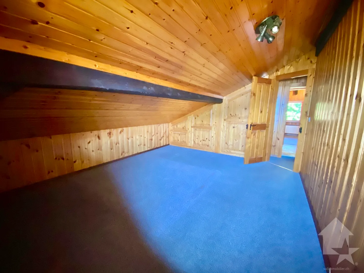 Warm apartment with 4.5 rooms in a quiet area to renovate - Photo 10 of 16