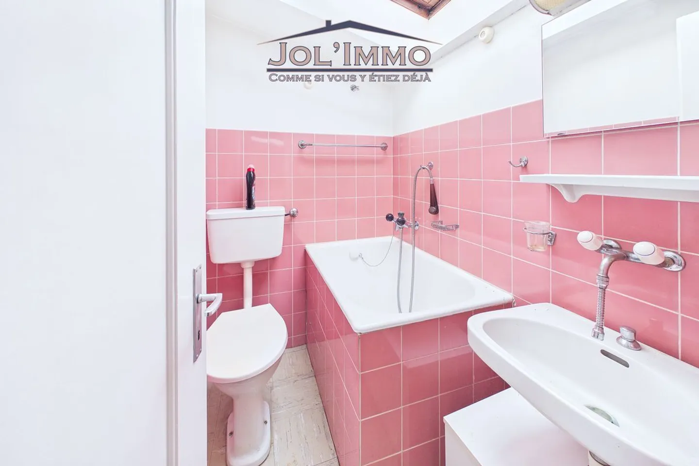 Maison individuelle avec un grand potentiel dans un quartier calme à Courrendlin - Photo 9 sur 9