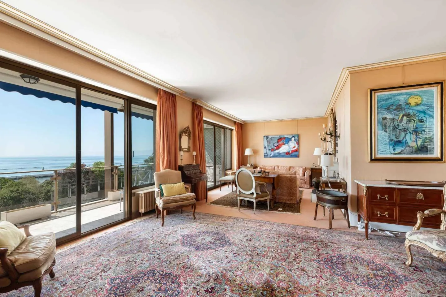 Appartement spacieux avec vue spectaculaire sur le lac et les Alpes - Photo 1 sur 8