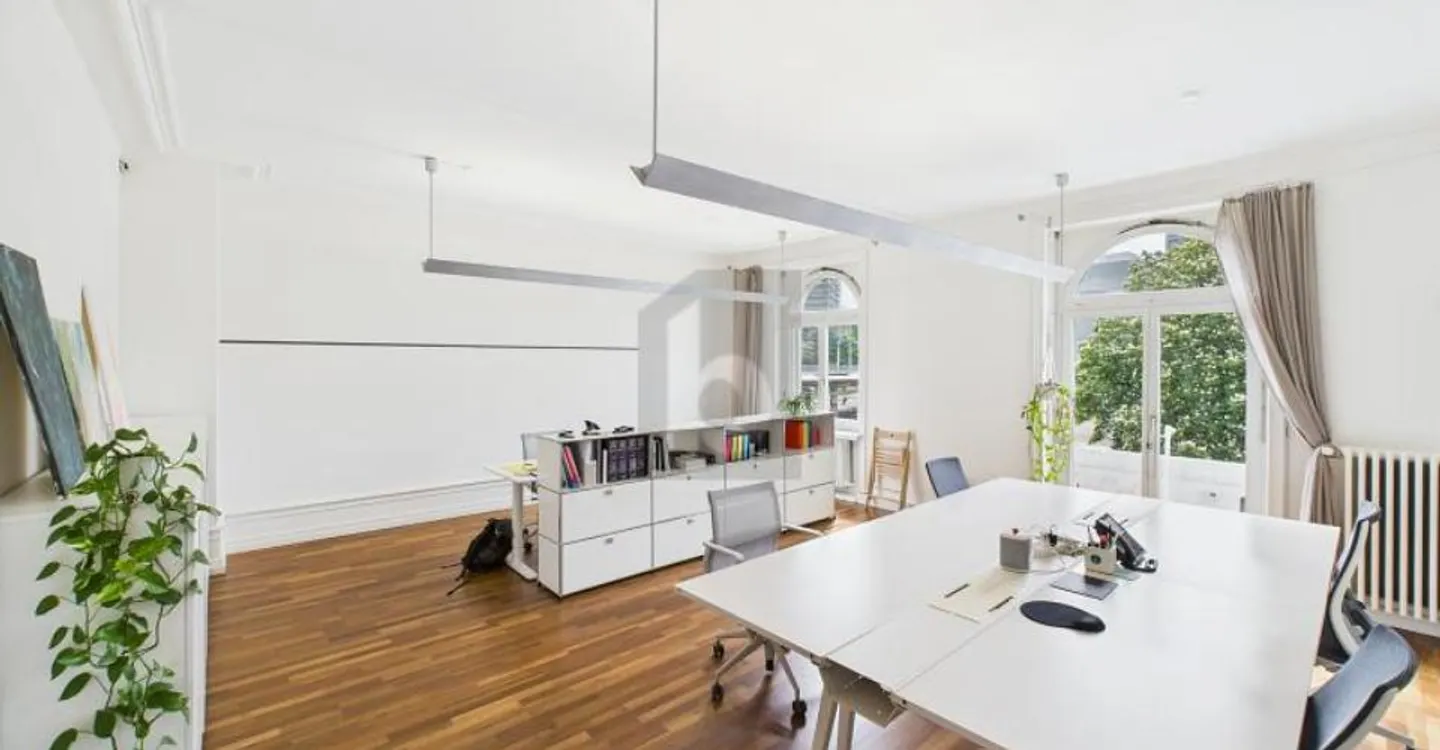 MODERN AND SPACIOUS IN THE HEART OF THE CITY - Photo 1 of 6