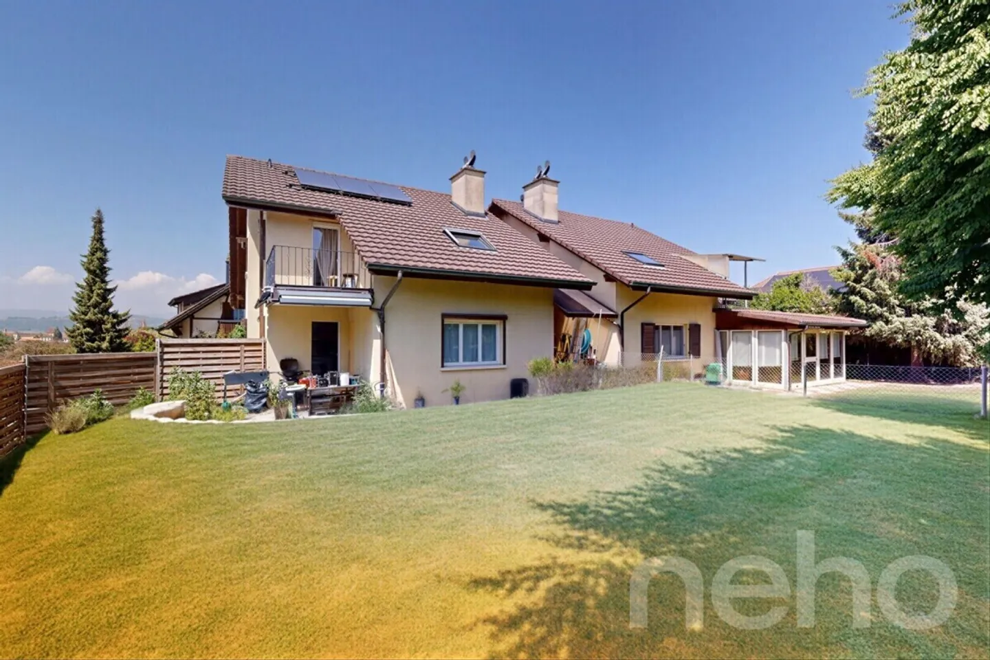 Duplex Charmant avec Jardin - Photo 1 sur 12