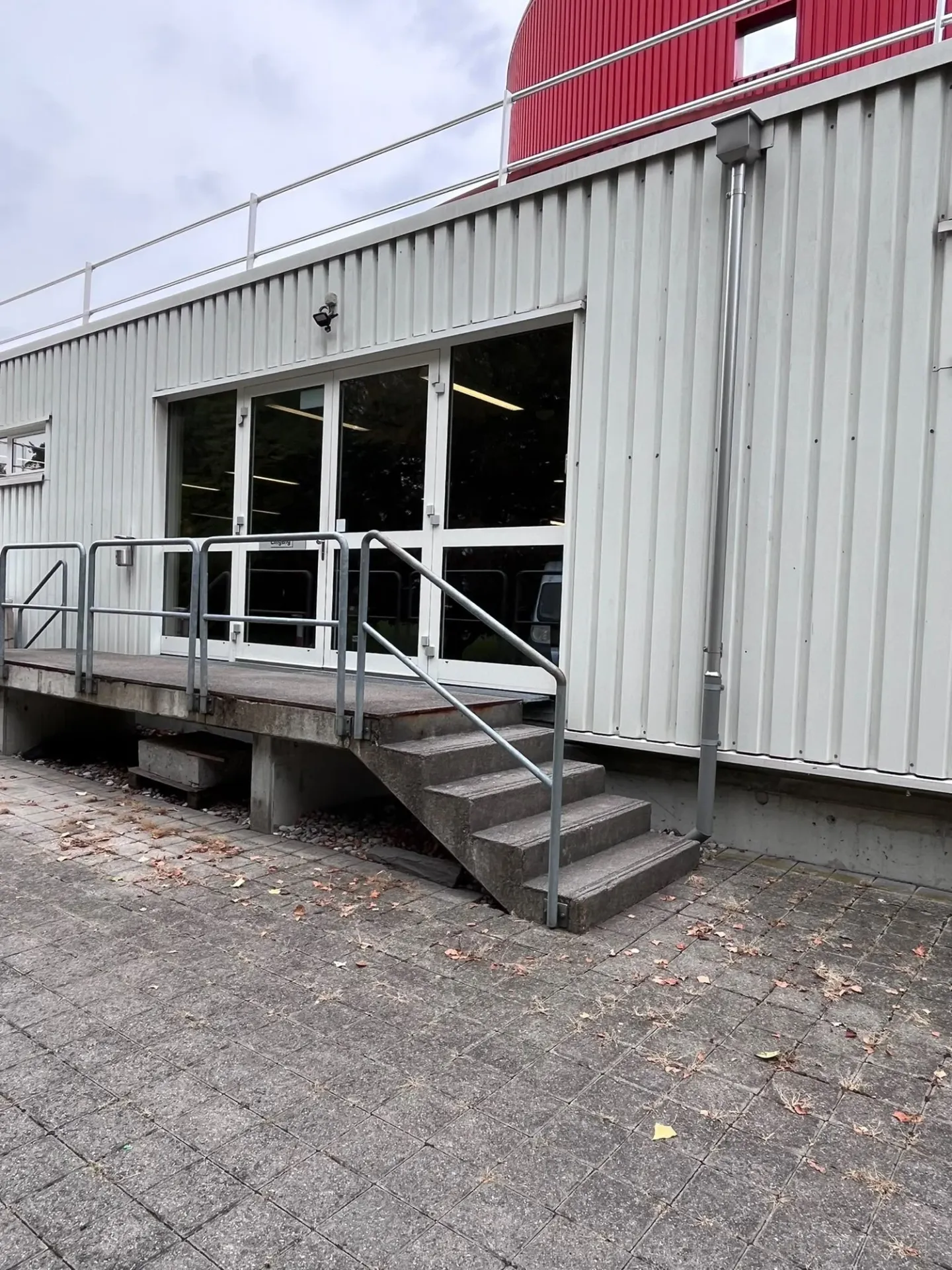 Espace commercial spacieux dans la zone industrielle d'Uetendorf - Photo 5 sur 22