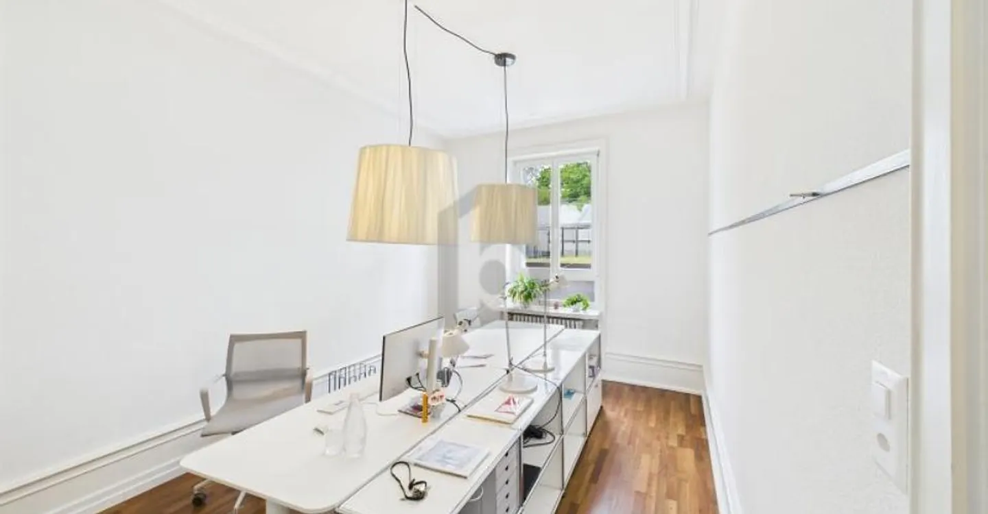 MODERN AND SPACIOUS IN THE HEART OF THE CITY - Photo 3 of 6