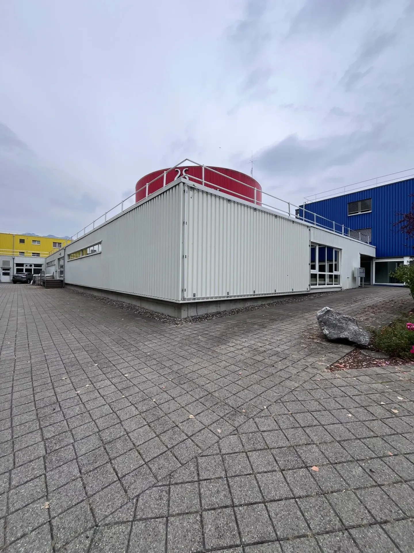 Espace commercial spacieux dans la zone industrielle d'Uetendorf - Photo 6 sur 22