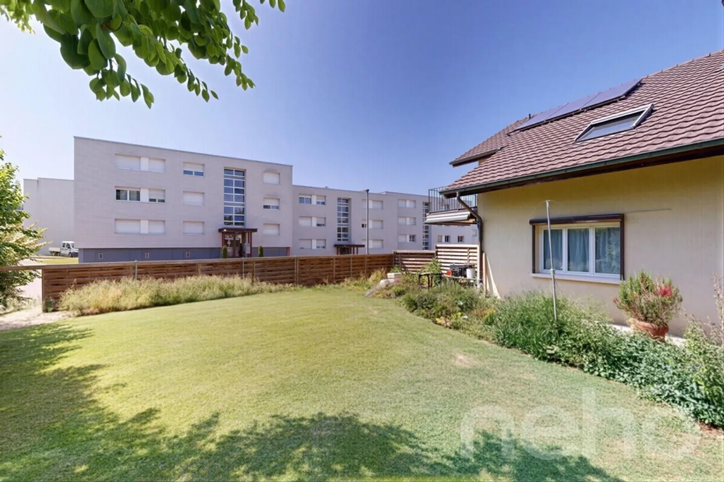 Duplex Charmant avec Jardin - Photo 2 sur 12