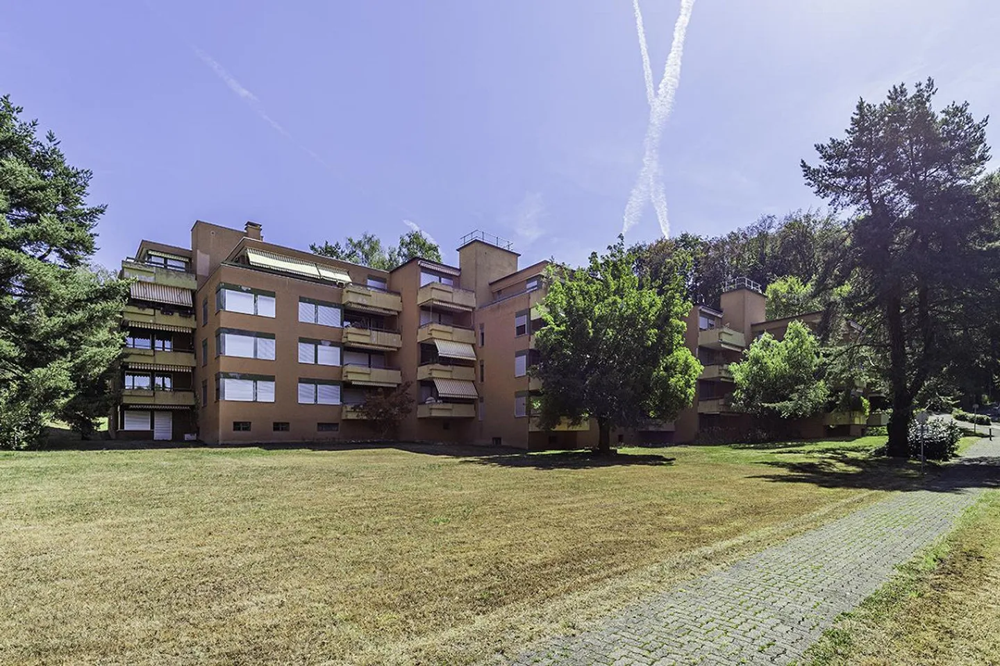 Limited Attractive Apartments in Küsnacht ZH until 31.03.2027 - Photo 1 of 5