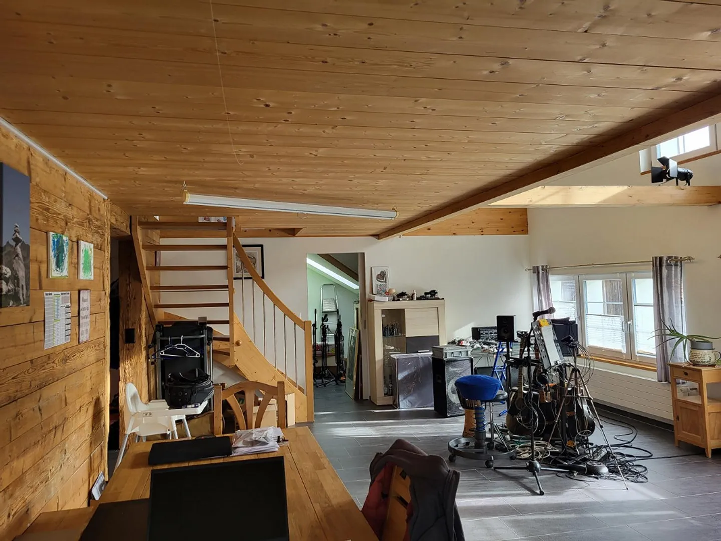 Spacious bright maisonette apartment - Photo 2 of 11