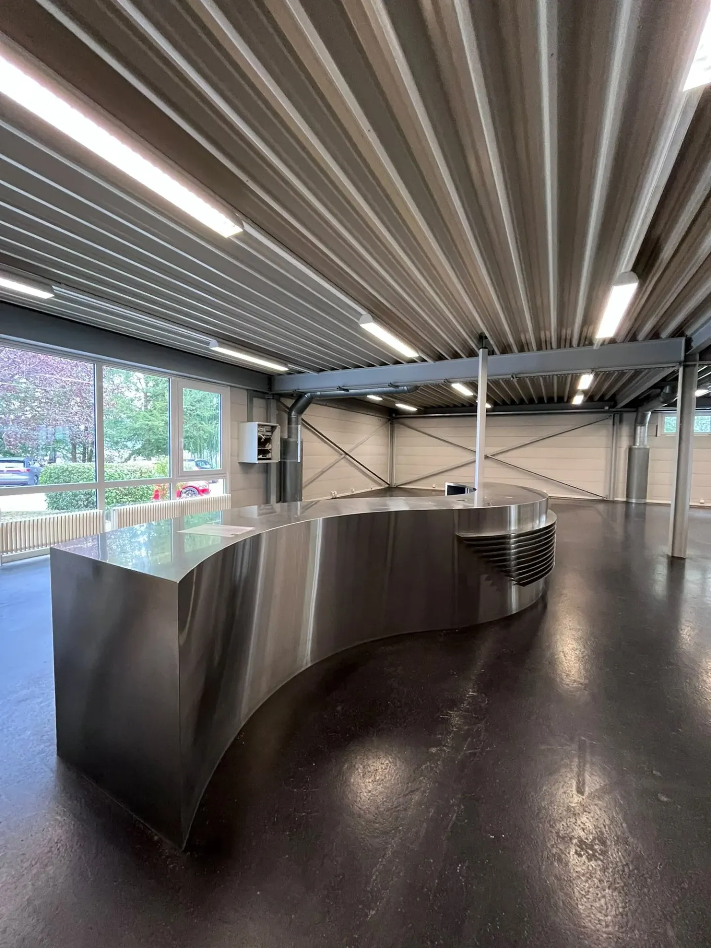 Espace commercial spacieux dans la zone industrielle d'Uetendorf - Photo 8 sur 22