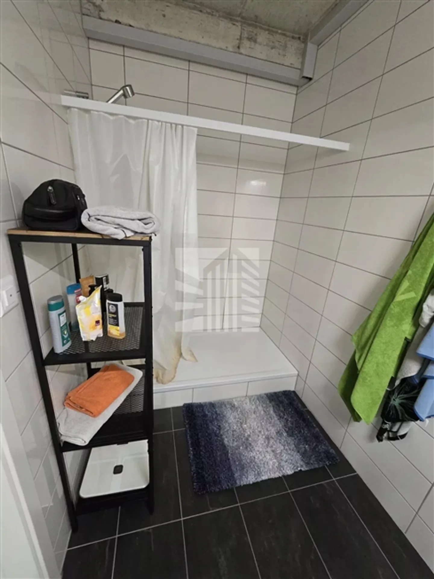 Magnifique salle de fitness avec bureau - Photo 6 sur 6