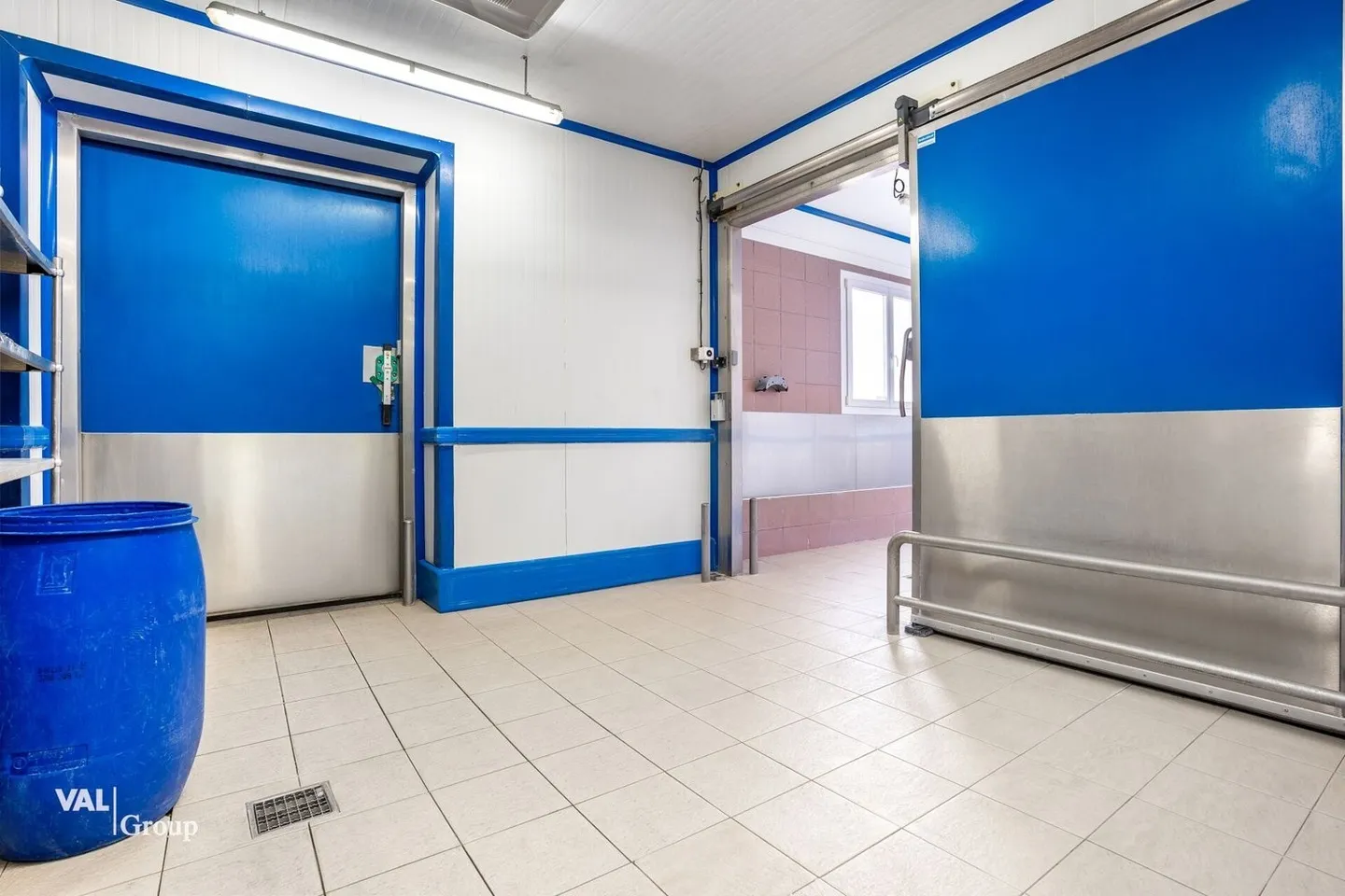 Rental Opportunity - Versatile Industrial Hall in Saxon - Photo 7 of 9