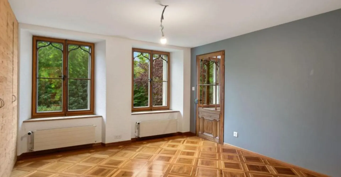 La Chaux-de-Fonds, exceptional accommodation in an estate - Photo 11 of 13