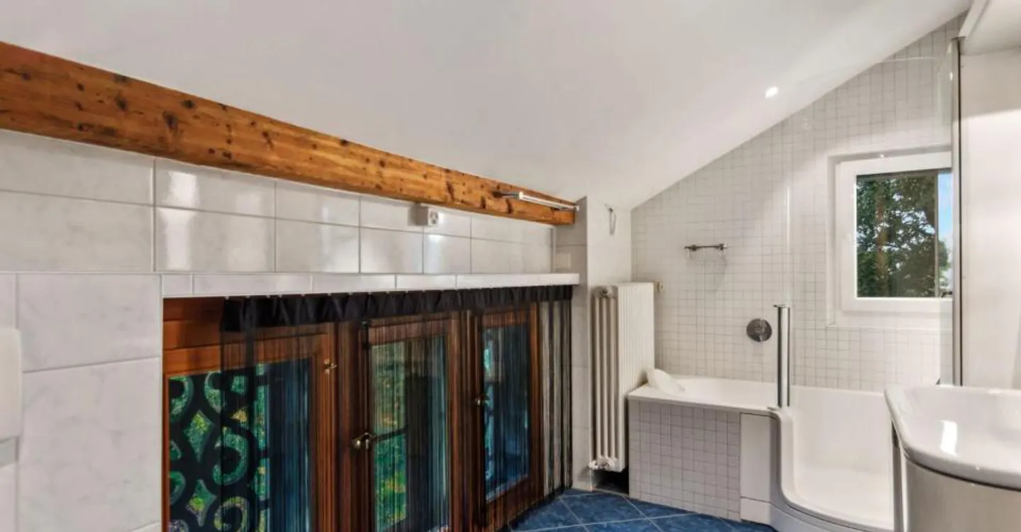 La Chaux-de-Fonds, exceptional accommodation in an estate - Photo 8 of 13