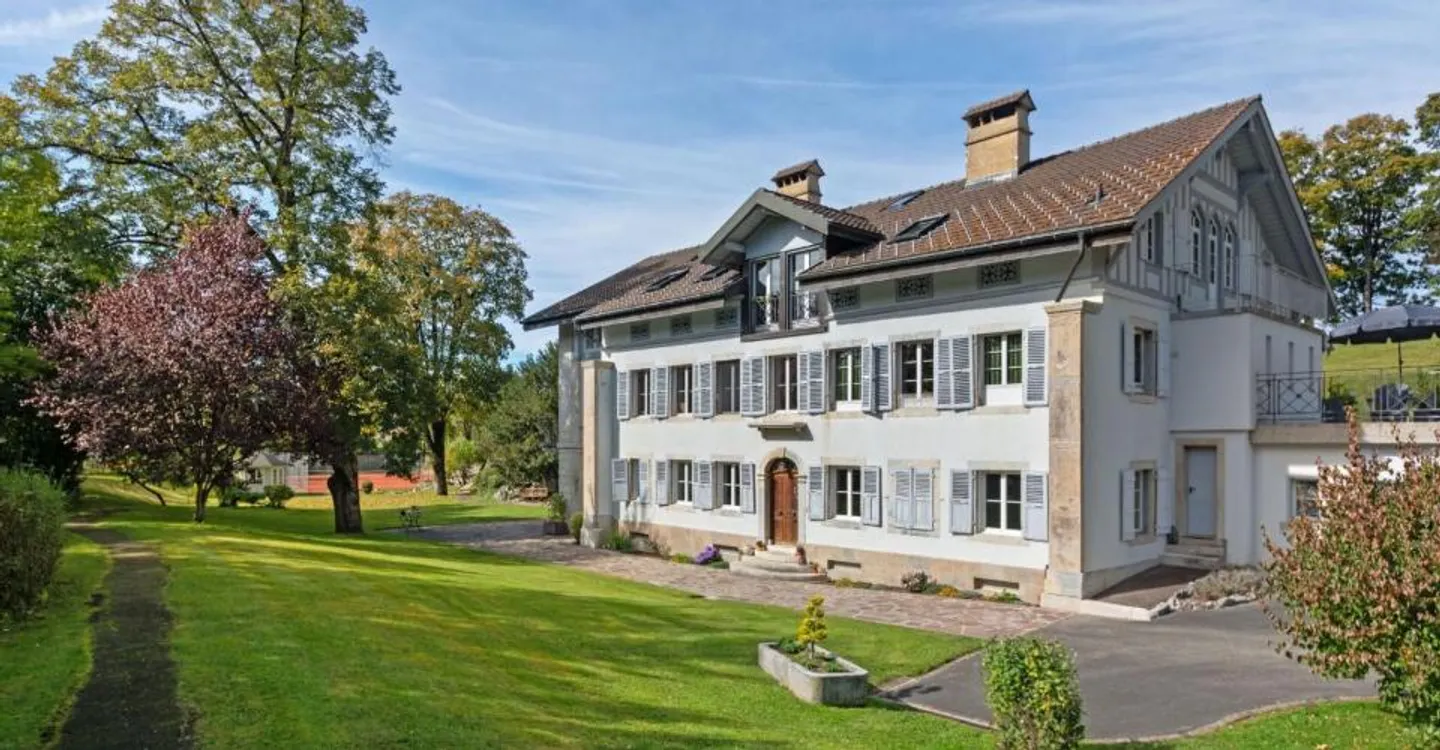La Chaux-de-Fonds, exceptional accommodation in an estate - Photo 13 of 13
