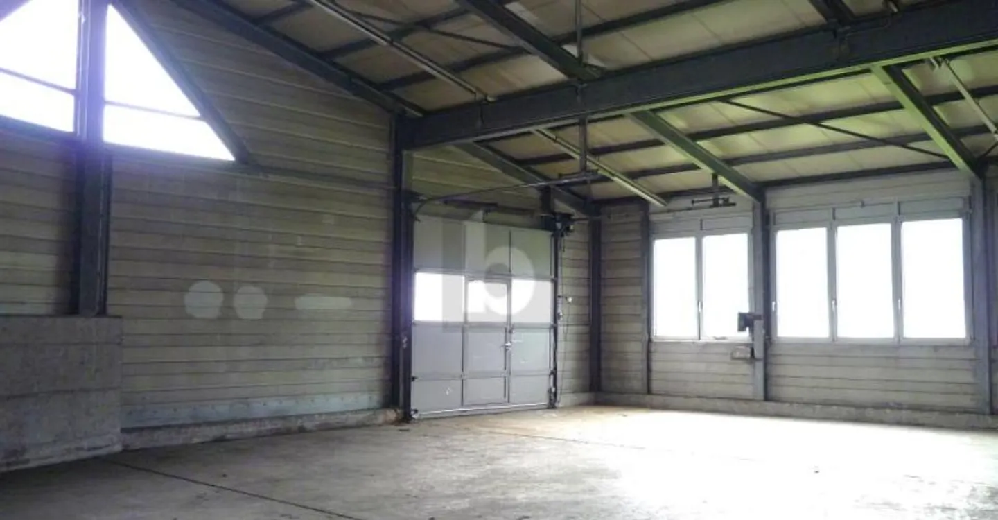 Espace Commercial Spacieux - Photo 2 sur 5