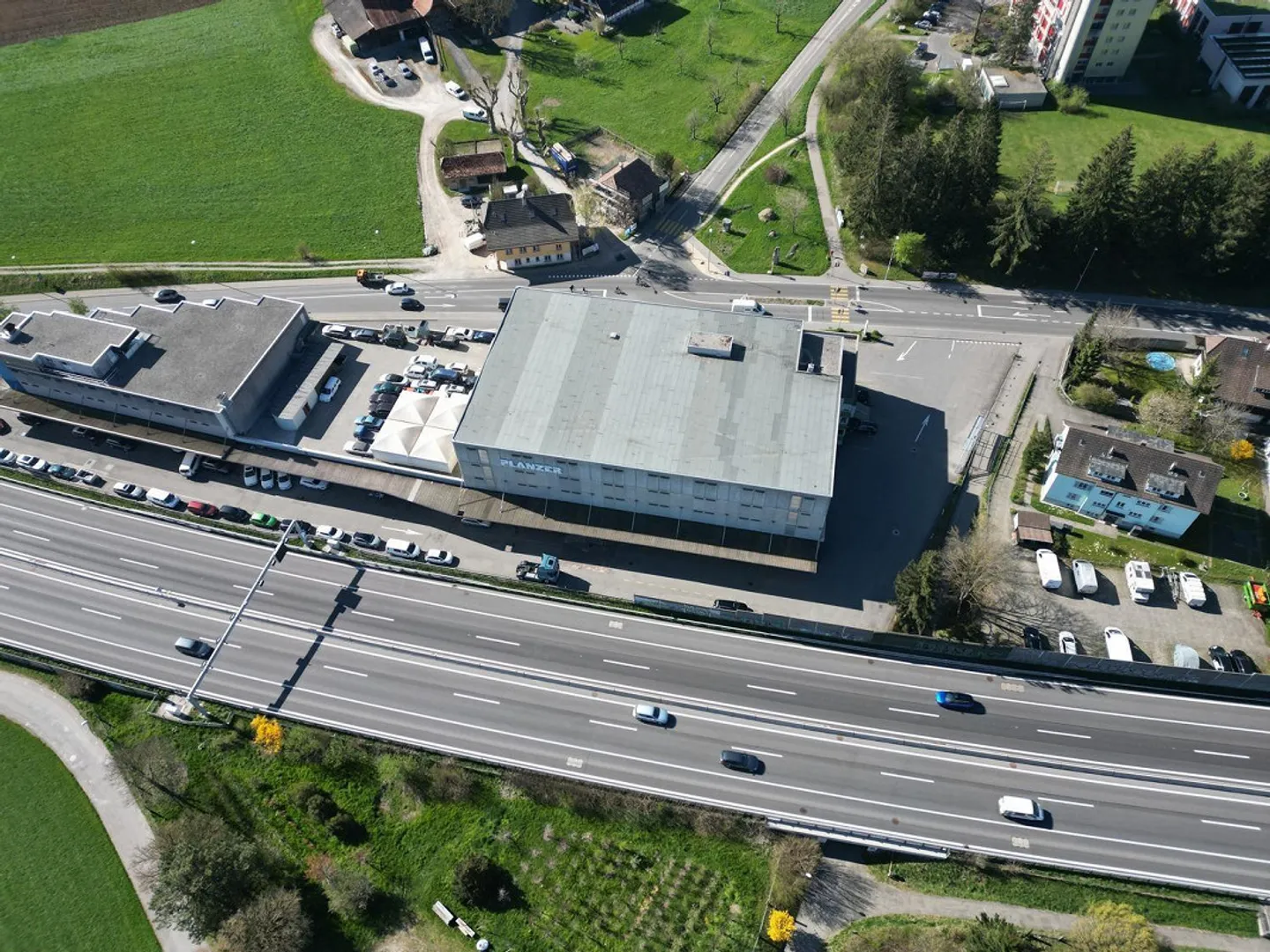 Edificio commerciale e di magazzino versatile per uso temporaneo a Muri (BE) - Foto 6 di 12