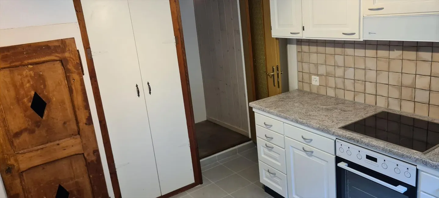 Triplex ingrandito con 4 camere - Foto 6 di 16