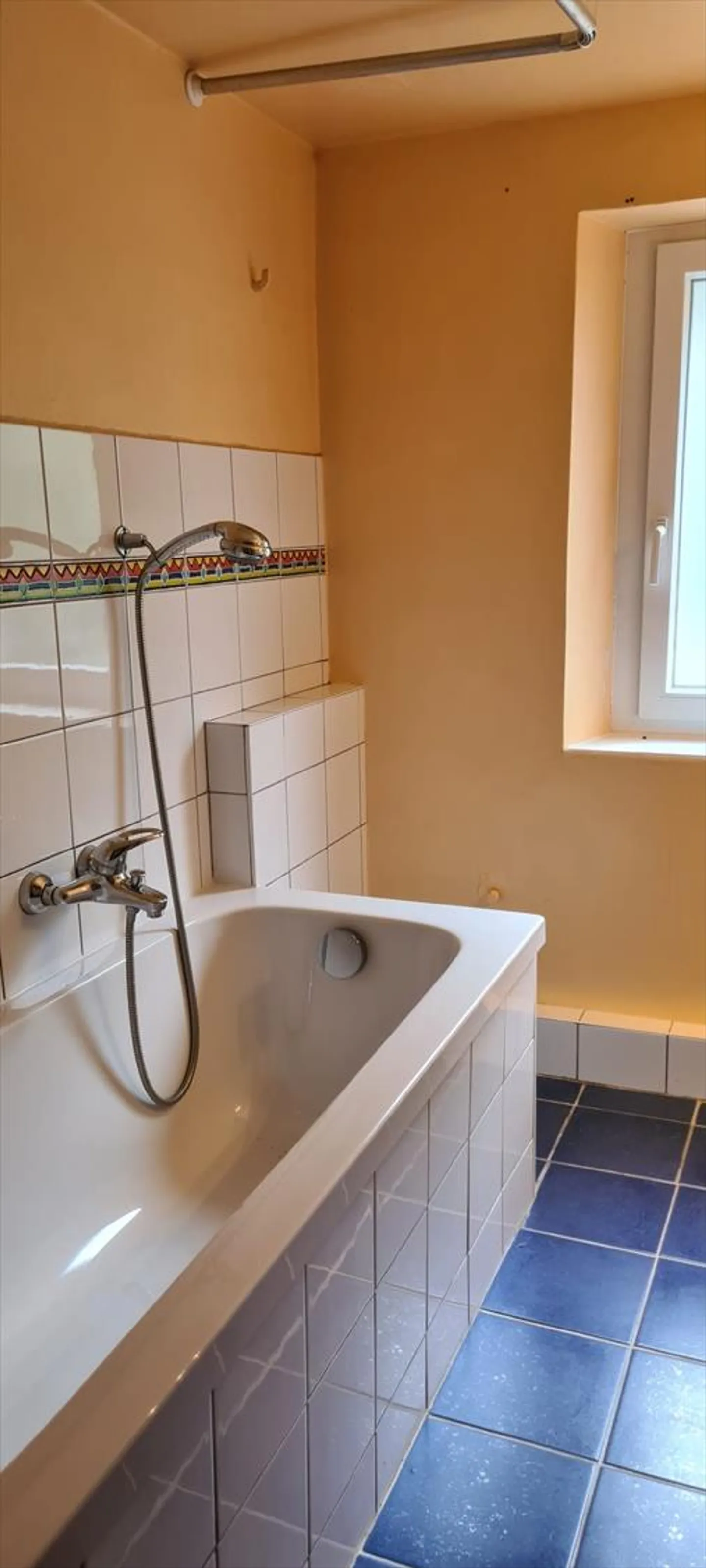 Triplex ingrandito con 4 camere - Foto 12 di 16