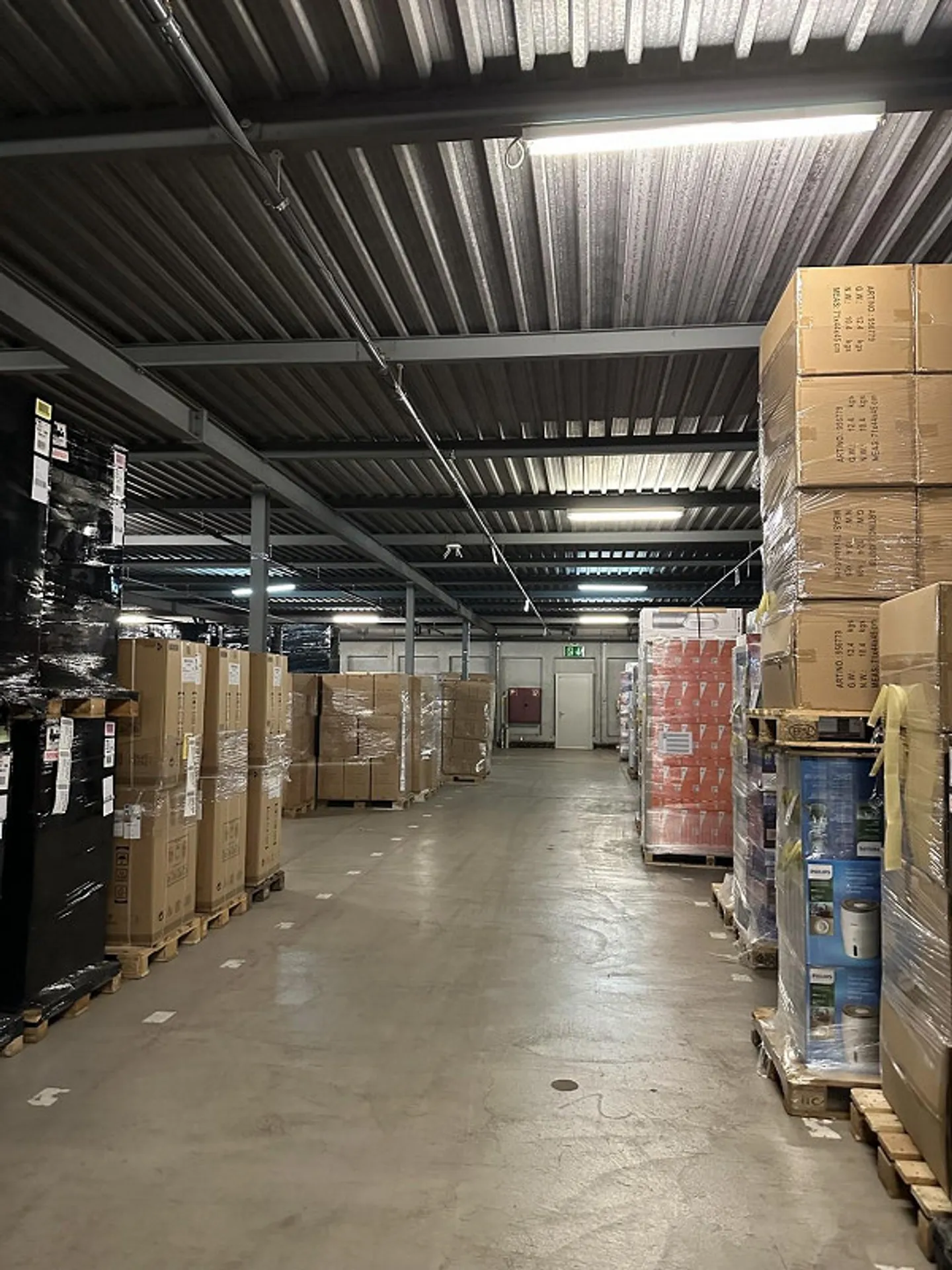 Edificio commerciale e di magazzino versatile per uso temporaneo a Muri (BE) - Foto 8 di 12