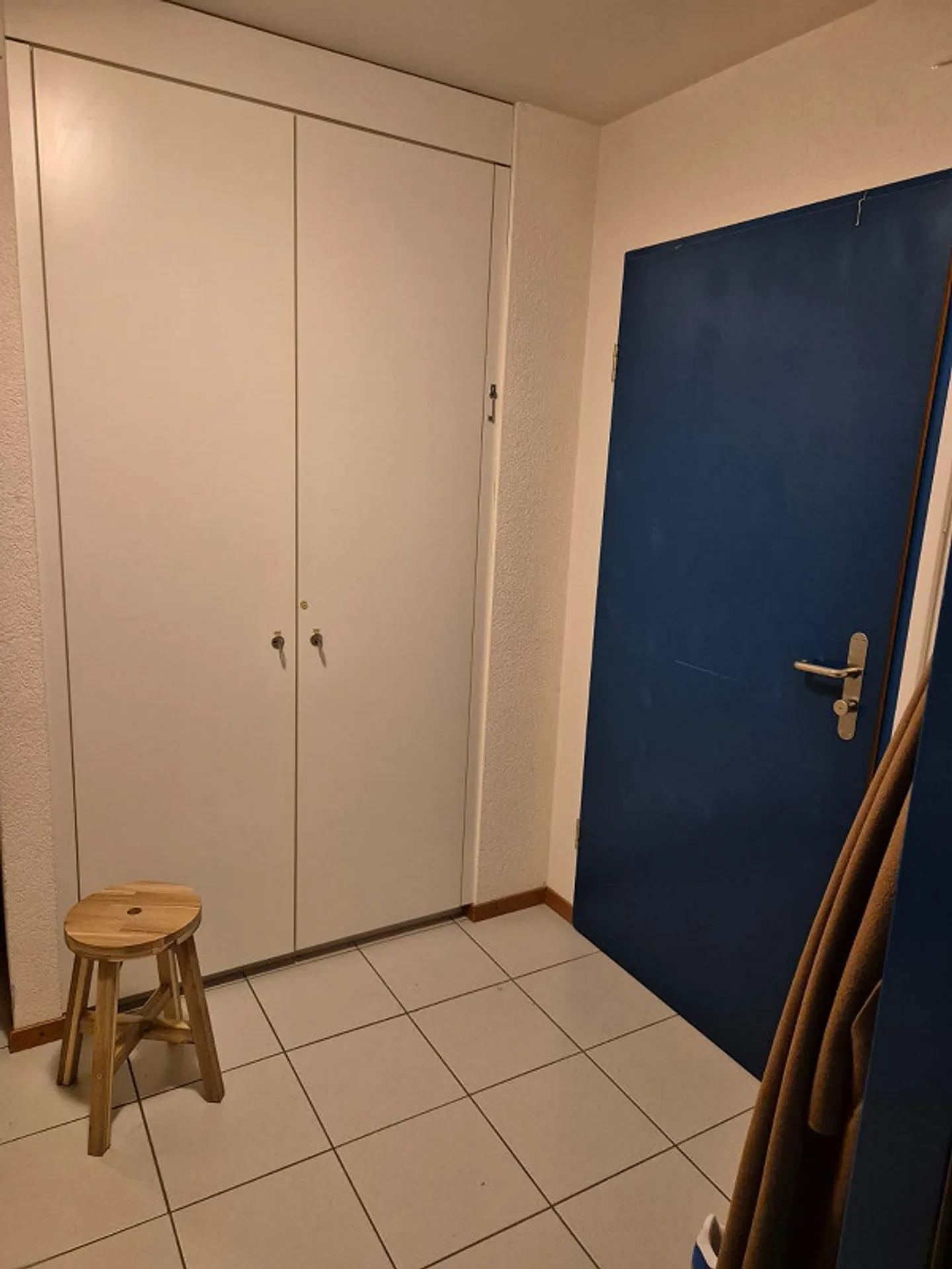 Camera in appartamento di 3 stanze - Foto 7 di 7