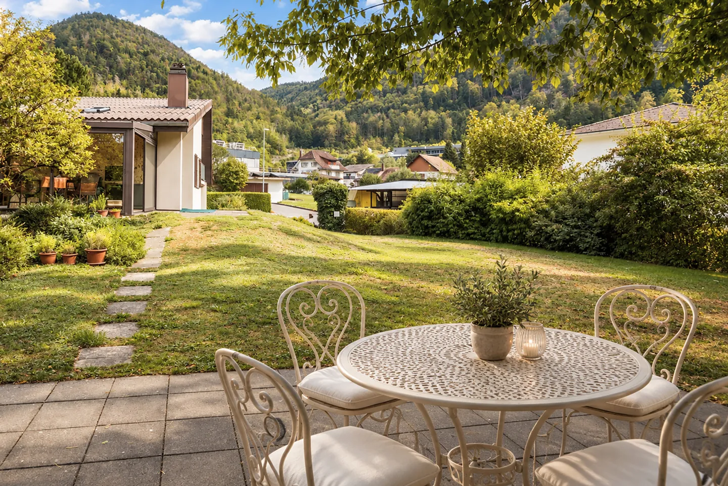 Charming Renovated Villa - Photo 10 of 13