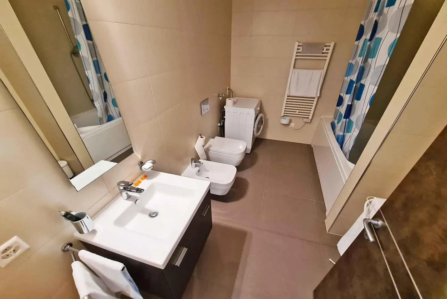 ELEGANT 2.5 ROOMS IN CENTRAL LUGANO MASSAGNO - Photo 7 of 9