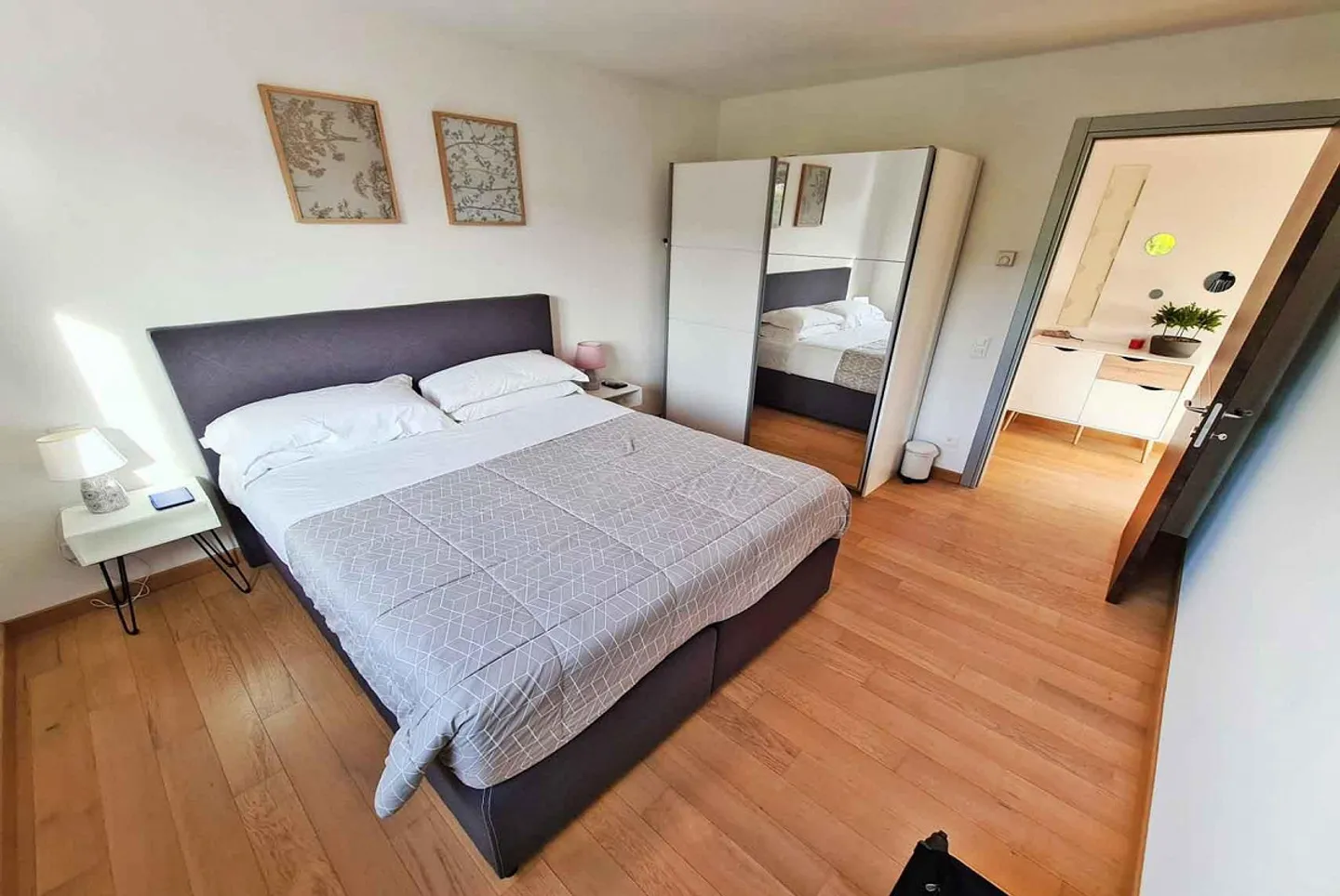 ELEGANT 2.5 ROOMS IN CENTRAL LUGANO MASSAGNO - Photo 6 of 9